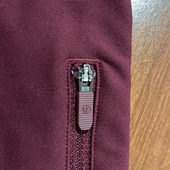Lululemon Fast and Free Maroon Cropped Leggings Size 4. - Picture 8 of 11
